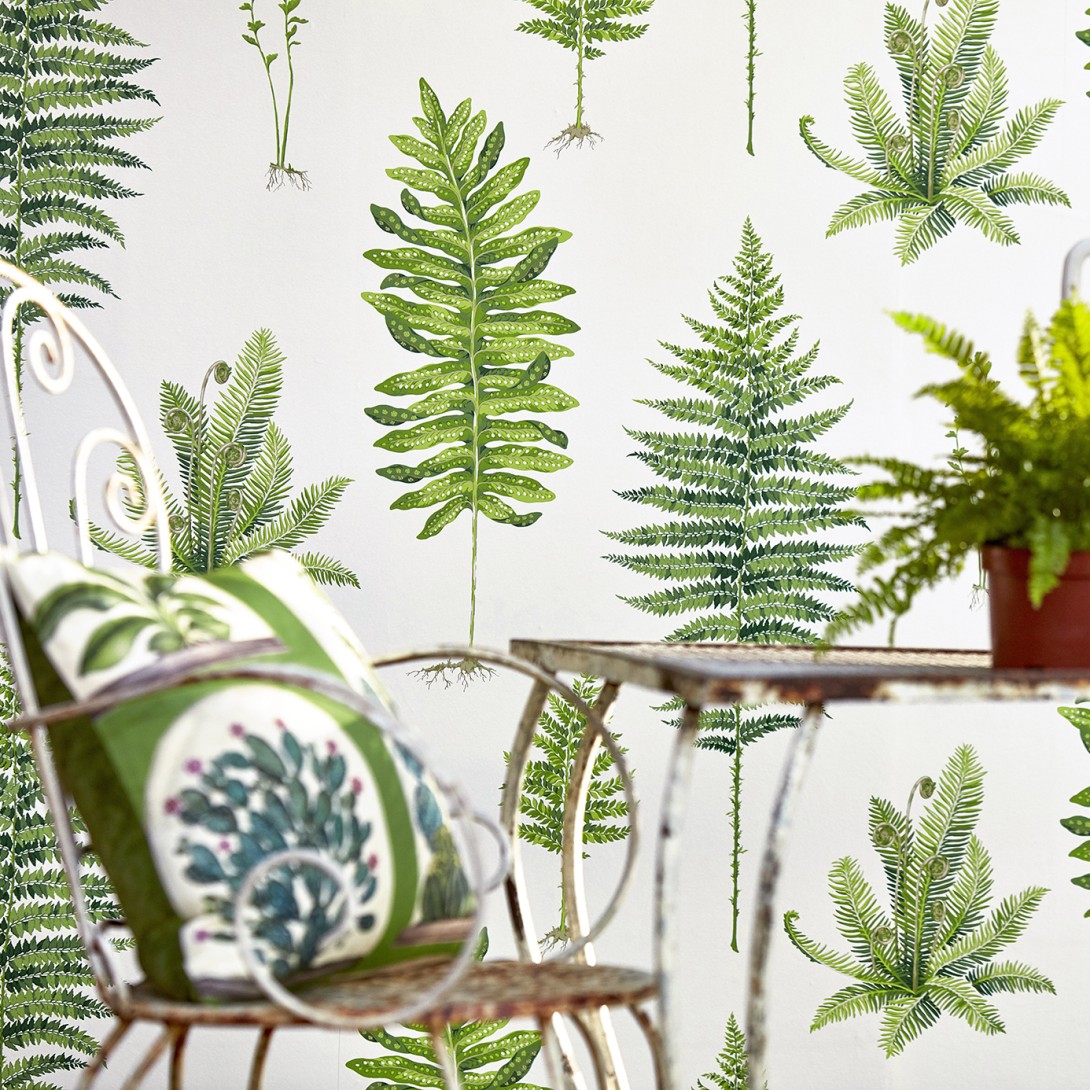 Sanderson DGLW216635 Glasshouse Fernery China Blue - tapeta w paprocie