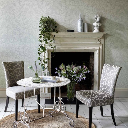 Sanderson DDAM216389 Chiswick Grove Kent Wedgwood - tapeta w adamaszek
