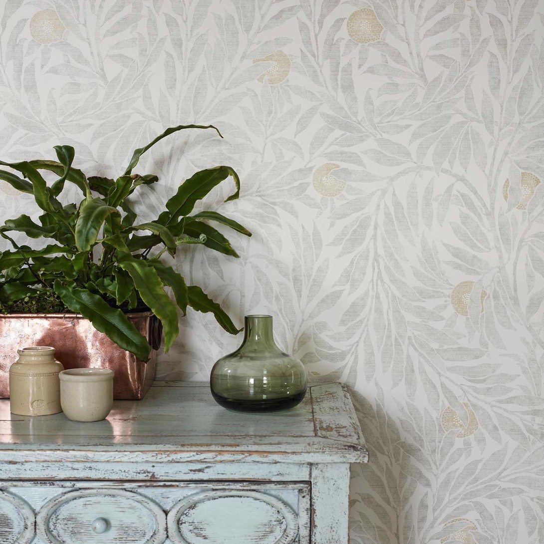 Sanderson DDAM216402 Chiswick Grove Orange Tree Willow - tapeta w drzewka pomarańczowe