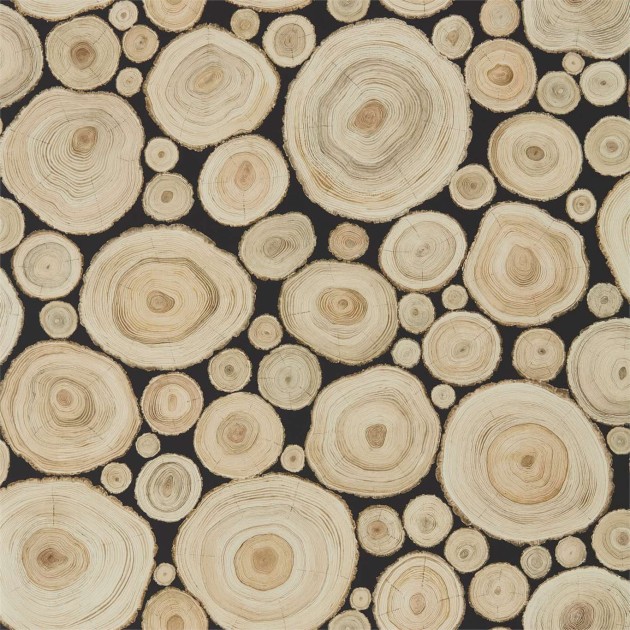 Sanderson DEBB216510 Embleton Bay Alnwick Logs Lacquer Black - tapeta w słoje drzew