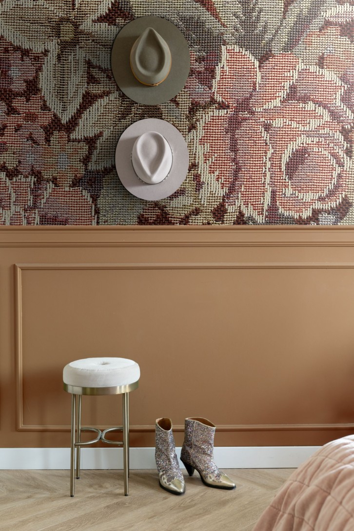 Esta 159409 Bloom Mural embroidered floral pattern pink and green - mural imitujący haftowane róże
