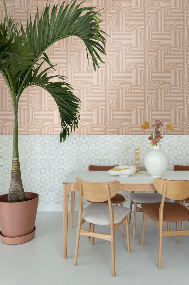 Esta 139936 Pom Pom Pie Graphic 3D light terracotta - tapeta geometryczna w linie