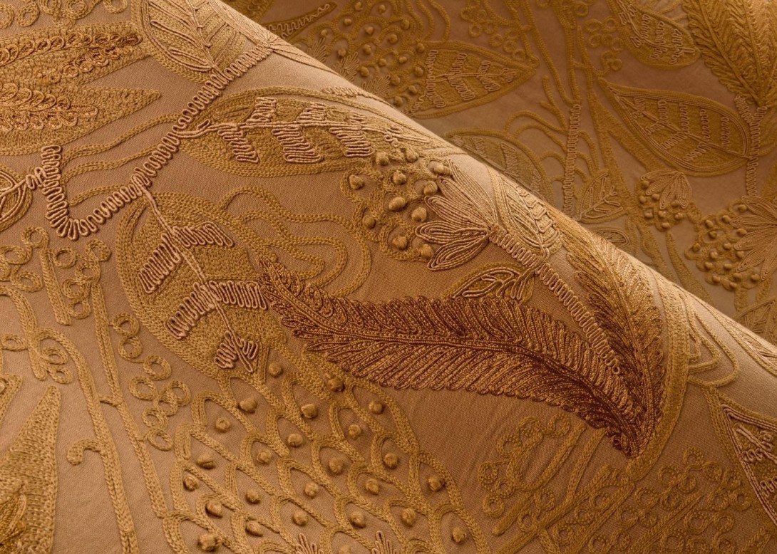 Arte 29200 Allures Éclosion Sand - tapeta tekstylna haftowana