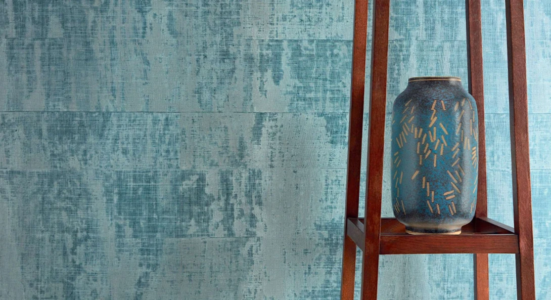 Elitis VP 880 74 Atelier d'artiste II Atelier d'artiste Au son des cigales - tapeta imitująca rafię z efektem patyny