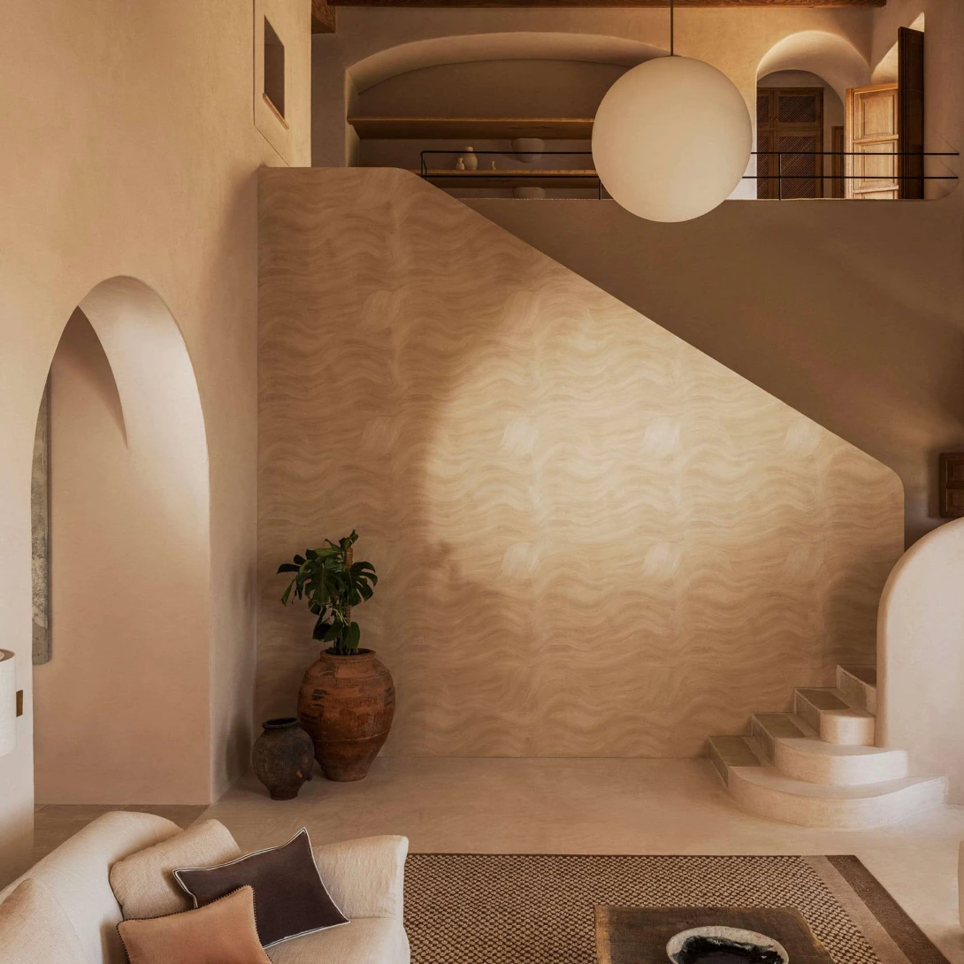 Elitis VP 1028 01 Lanzarote Calero Le refuge de son âme - tapeta w kamienny wzór w fale