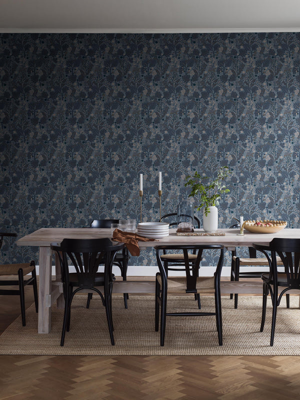 Boras Tapeter 9853W Studio Hanna Werning Turgräs Blue - mural w żółwie i rośliny