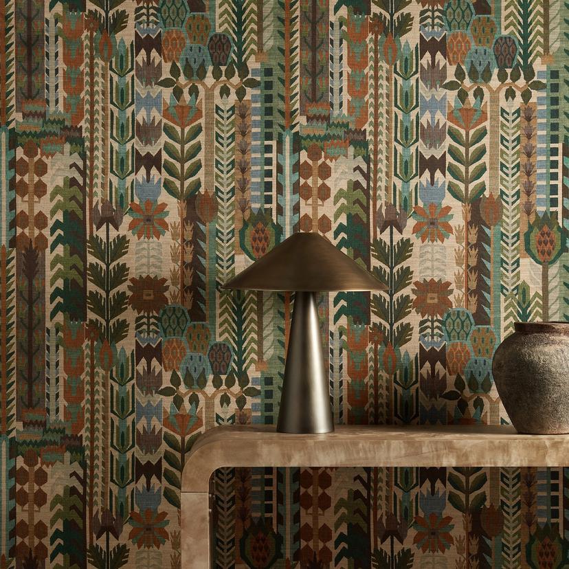 Harlequin HFUP113356 Zamora Kuparr Evergreen/Terracotta - tapeta z etnicznym wzorem