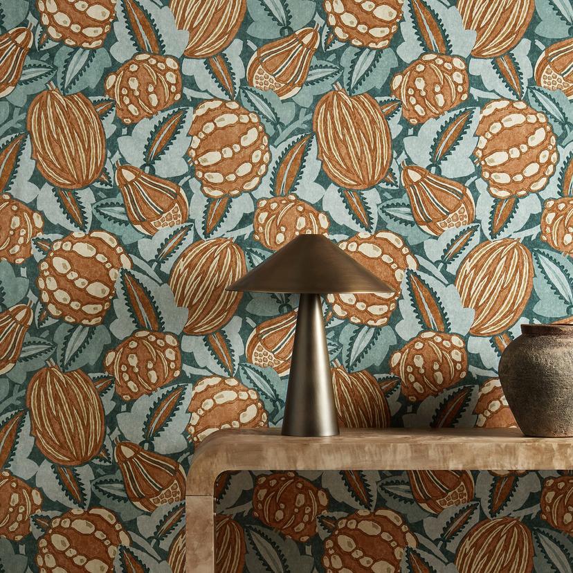 Harlequin HFUP113360 Zamora Zenith Terracotta/Azul - tapeta w owoce kakaowca