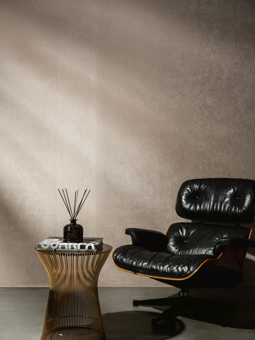 Dutch Walltextile Company 60 Solace Wombat - tapeta imitująca welur