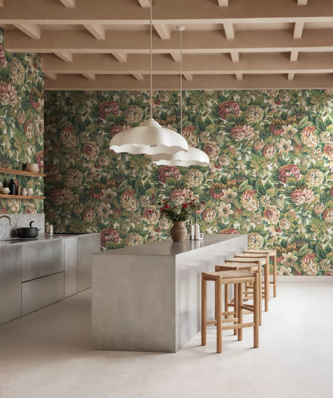 Rebel Walls R21672 Botanical Gardens Heritage Floral Red - mural w kwiaty i liście