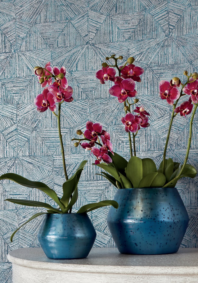 Thibaut T10463 Modern Resource 2 Crystalla Metallic Pewter on Black - tapeta strukturalna w trójkąty