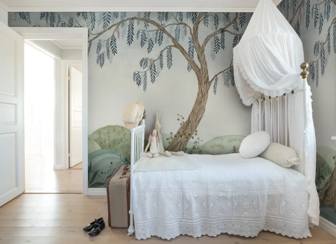 Rebel Walls R20613 Family Fun Dreamy Tree Soft Green - mural dziecięcy w drzewo
