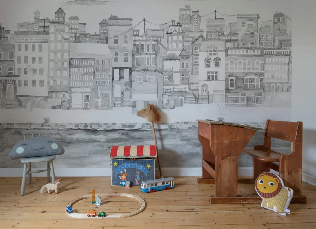 Rebel Walls R18905 Pops Harbor Gray - mural w miasteczko nad morzem