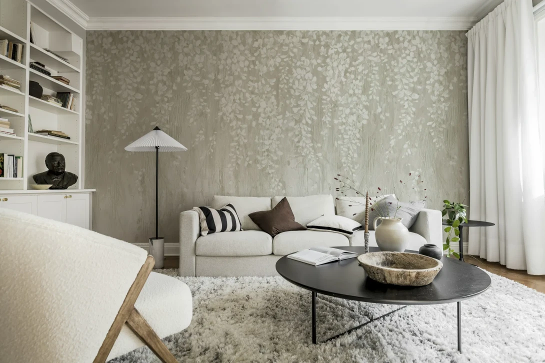 Rebel Walls R18934 Pops Draped Blossoms Beige - mural w kaskady kwiatów