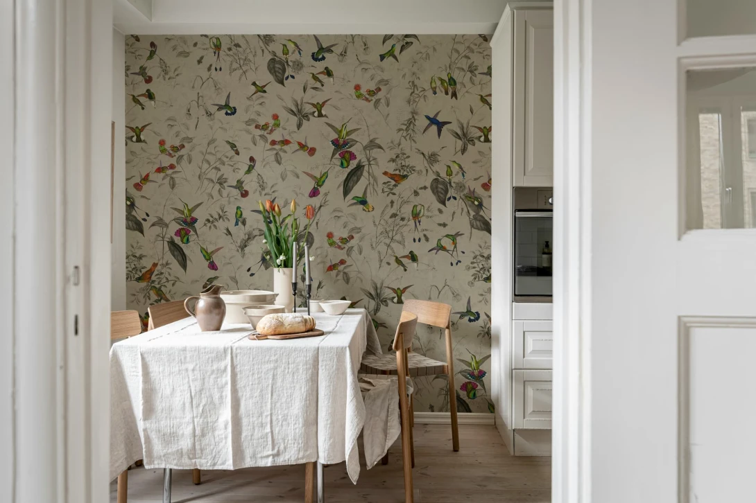 Rebel Walls R20845 Pops Hummingbird Beige - mural w kolibry