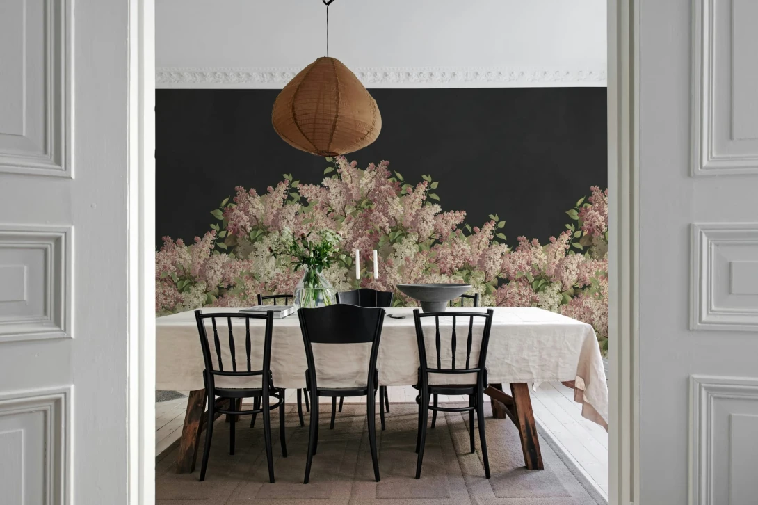 Rebel Walls R20920 Pops Syringa Flowers Black - mural w kwiaty bzu