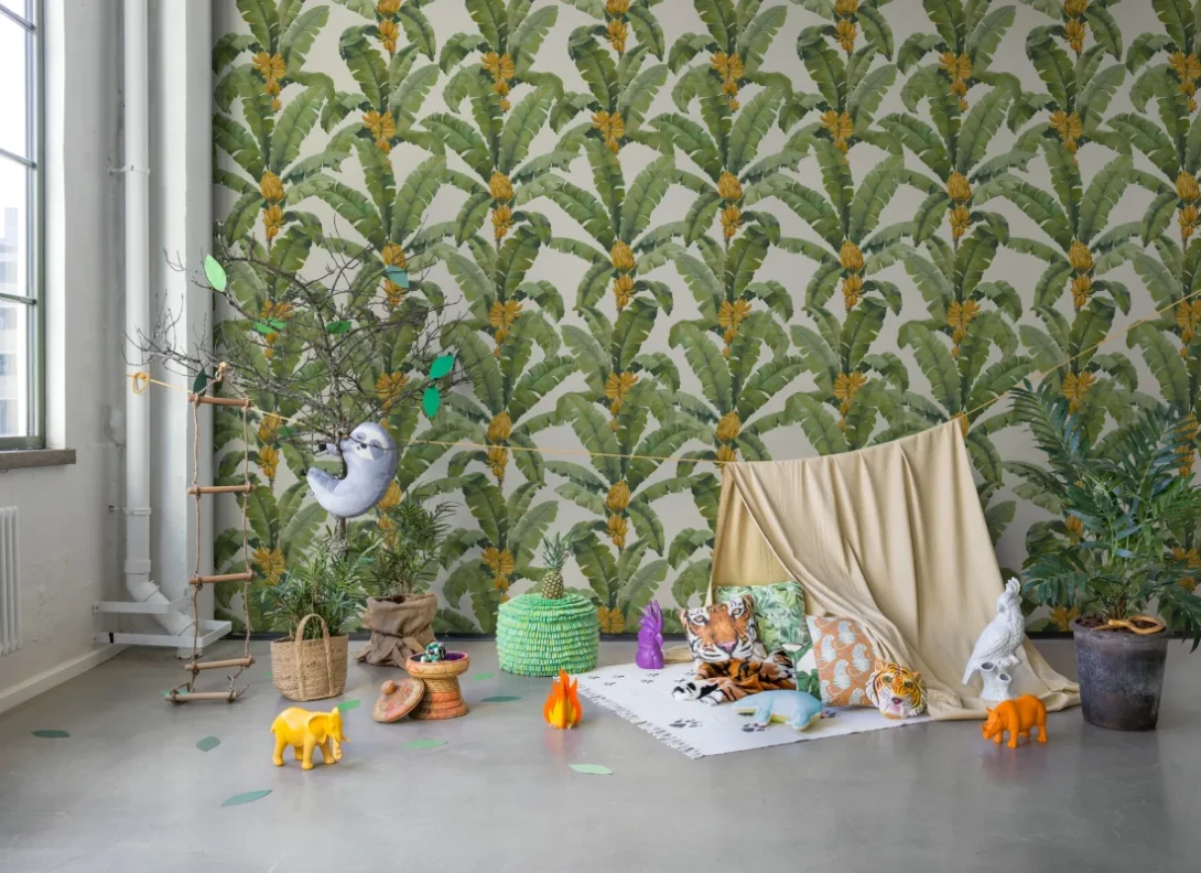 Rebel Walls R21524 Pops Banana Leaf White - mural w bananowce