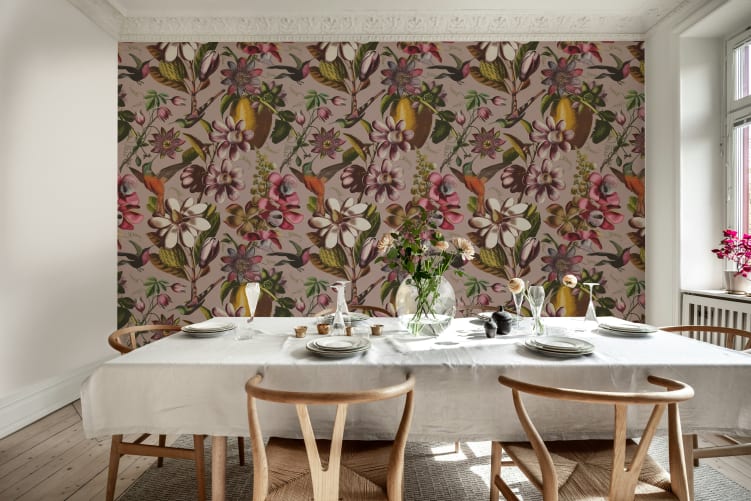 Rebel Walls R21786 Pops Flying Kolibri Pink - mural w kwiaty i kolibry