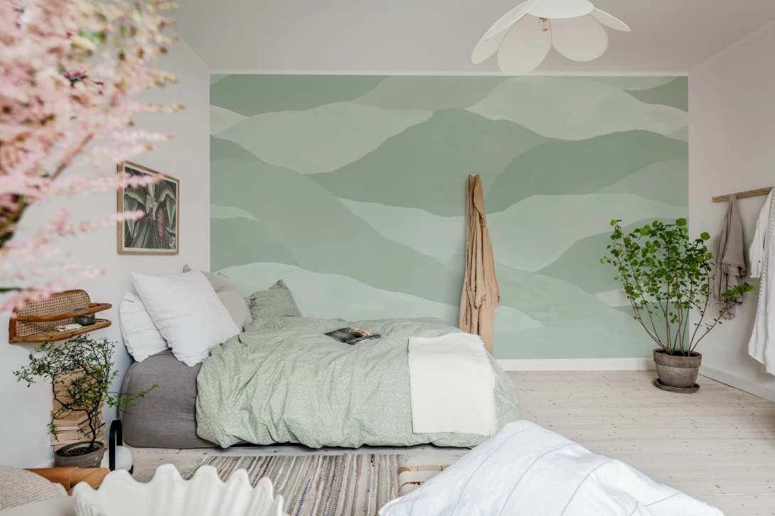 Rebel Walls R21879 Pops Misty Peaks Light Green - mural w abstrakcyjne góry