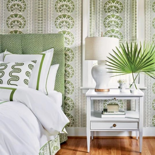 Anna French AT9623 Savoy Cairo Green and White - tapeta w kwiaty lotosu i paski