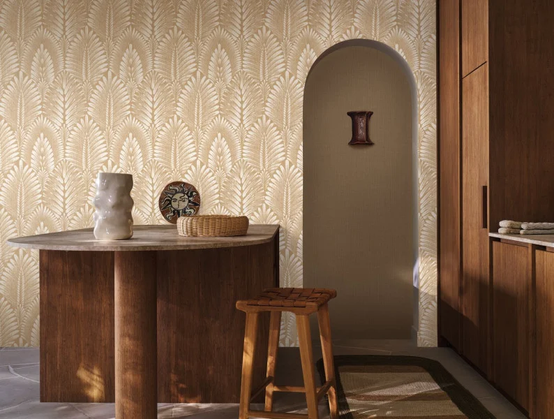 Casamance 75470712 Lanzea Alisio Amande - tapeta w liście palmowe