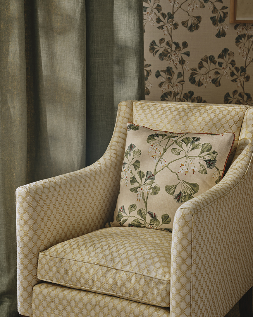 Colefax and Fowler W7027-01 Belmont Greenacre Green - tapeta z sizalu w gałęzie miłorzębu
