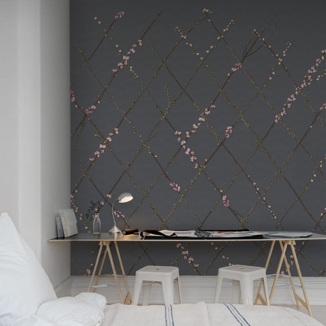 Rebel Walls R13222 Greenhouse Winding Spring Black - mural w roślinną kratkę