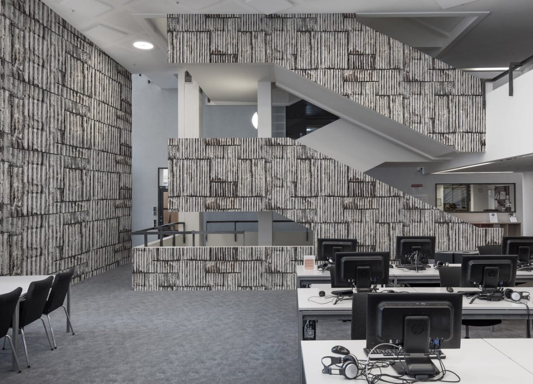 Fototapeta Rebel Walls Backyard, Raw R15242