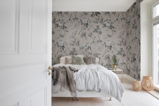 Fototapeta Rebel Walls Thorn Rose, Early Rise R13075