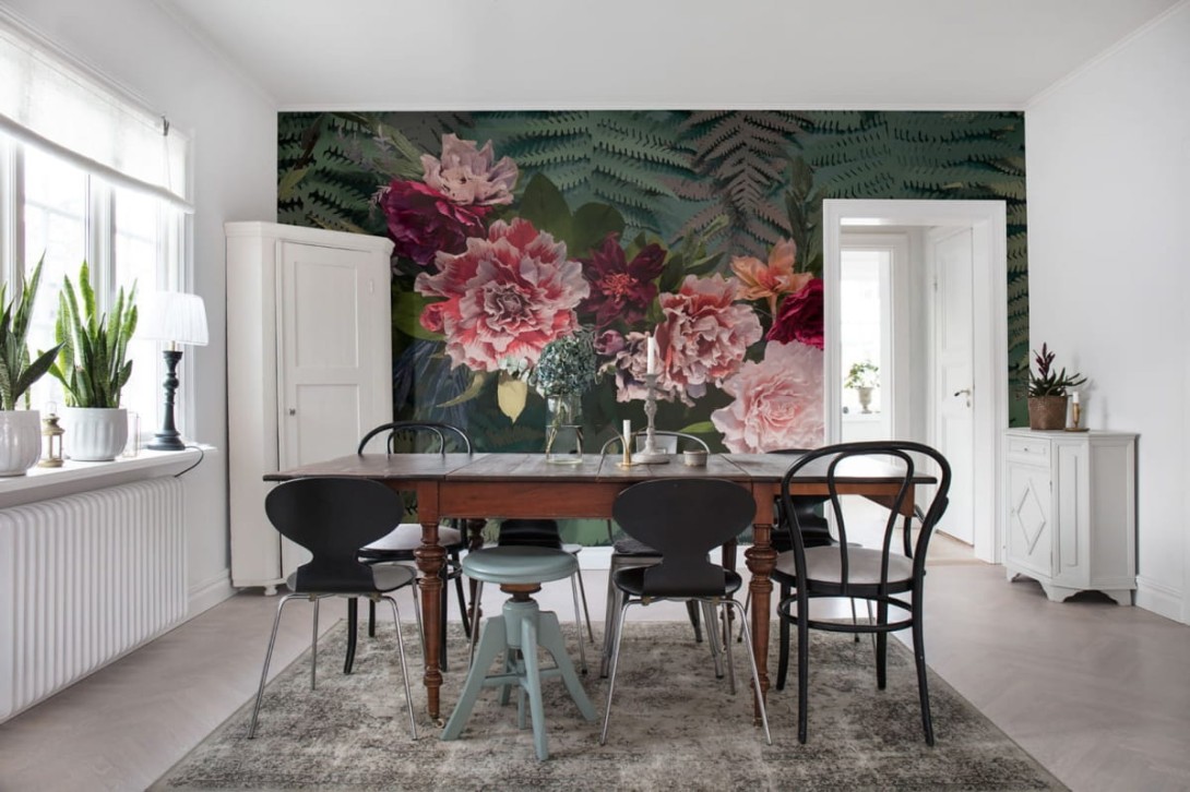 Rebel Walls R15802 Flora Maxima Unfading Flowers Colossal - mural w kwiaty i liście paproci