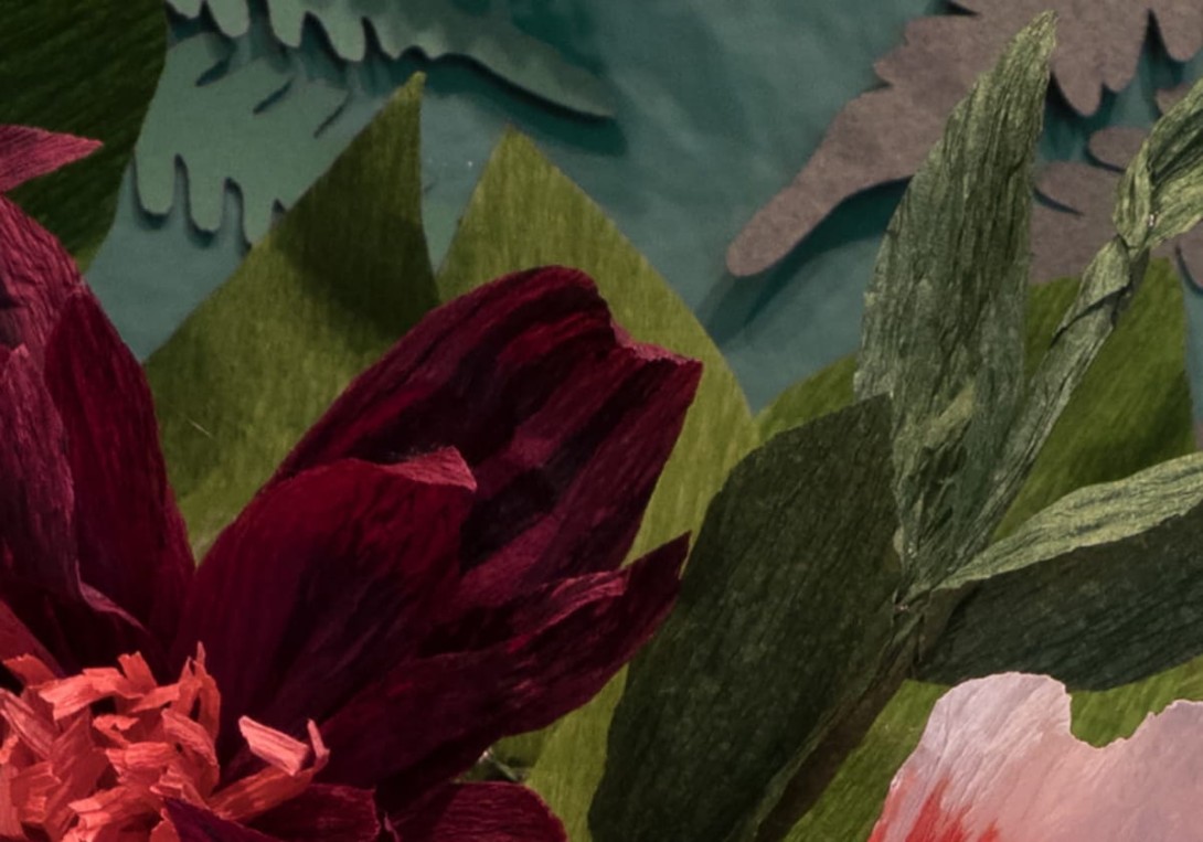 Rebel Walls R15802 Flora Maxima Unfading Flowers Colossal - mural w kwiaty i liście paproci