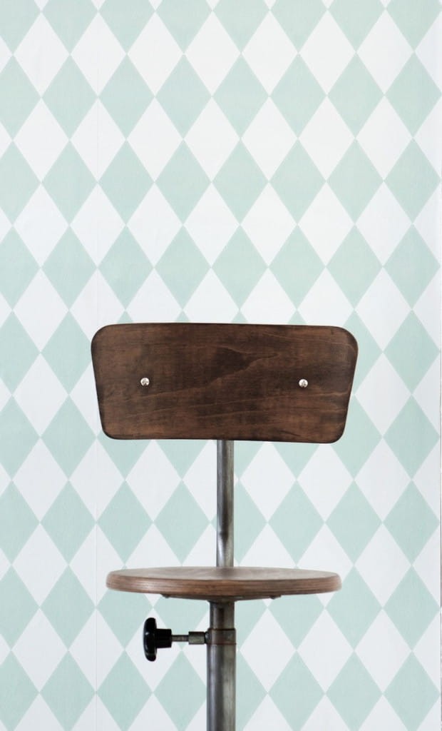 Ferm Living 149 Harlequin Mint - tapeta w miętowe romby