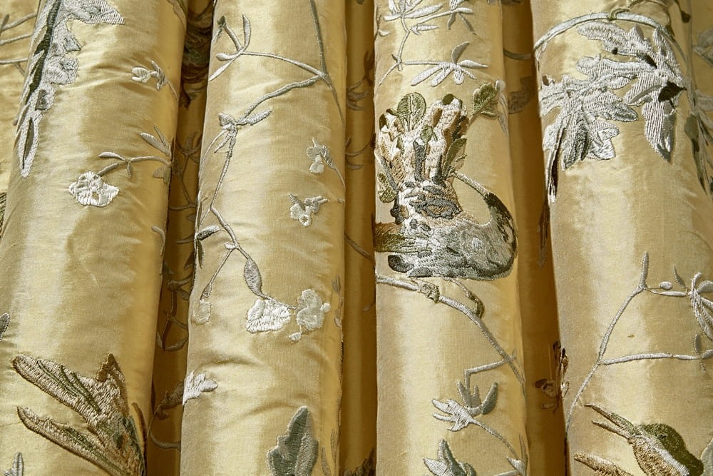 Tkanina Cole & Son The Contemporary Collection - Fabrics F111/1001 Hummingbirds 100% Jedwab